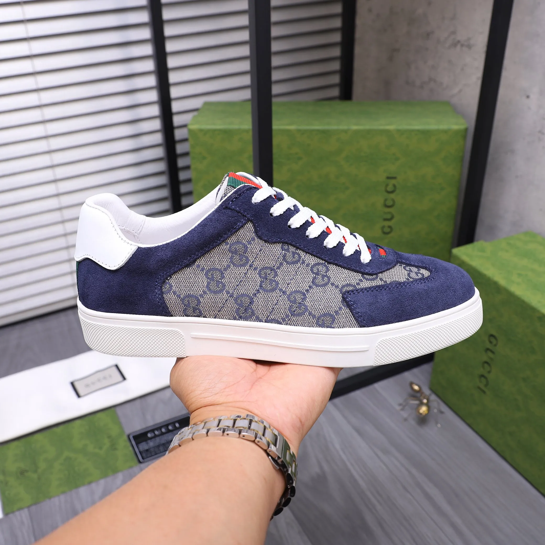 Men's shoes 💰p400 Product trademark: GUCCI "Gucci" casual lace-up men's shoes Regular size: 38-45 (45 is custom-made and non-returnable) Product materials: Selected classic woven stitching frosted cowhide upper, pigskin lining, original rubber outsole